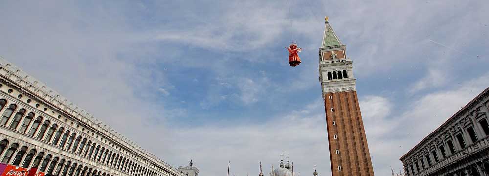 volo-angelo-al-carnevale-di-venezia volo-angelo-al-carnevale-di-venezia